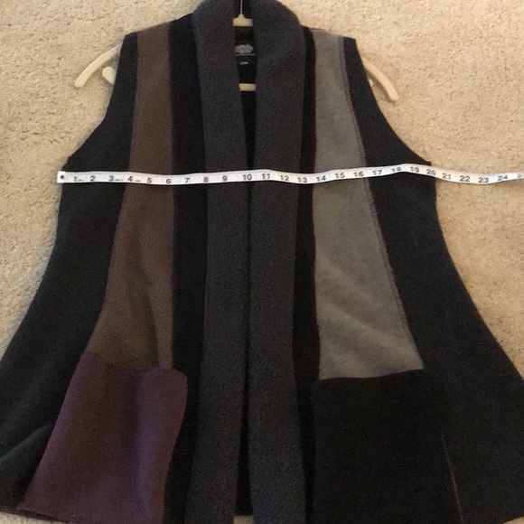 Vest - Picture 4 of 6